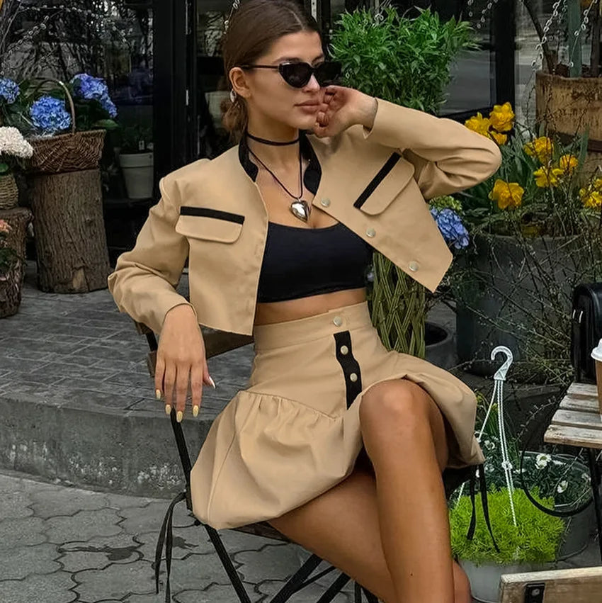 Eleganter Zweiteiler Damen – Kurzblazer & Hoher Taillenrock im Blütenstil
